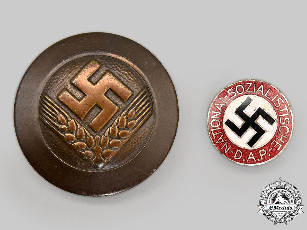 germany,_third_reich._a_pair_of_badges_l22_mnc7113_720