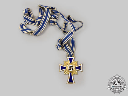 germany,_third_reich._an_honour_cross_of_the_german_mother,_gold_grade_with_case,_by_ziemer&_söhne_l22_mnc7121_278