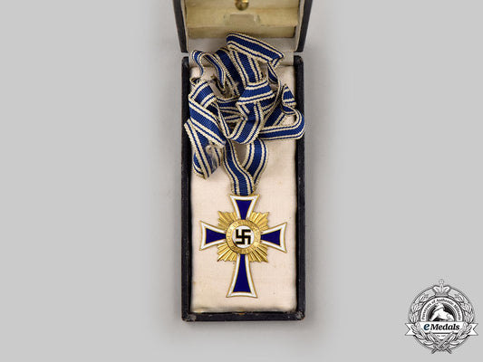germany,_third_reich._an_honour_cross_of_the_german_mother,_gold_grade_with_case,_by_ziemer&_söhne_l22_mnc7129_282