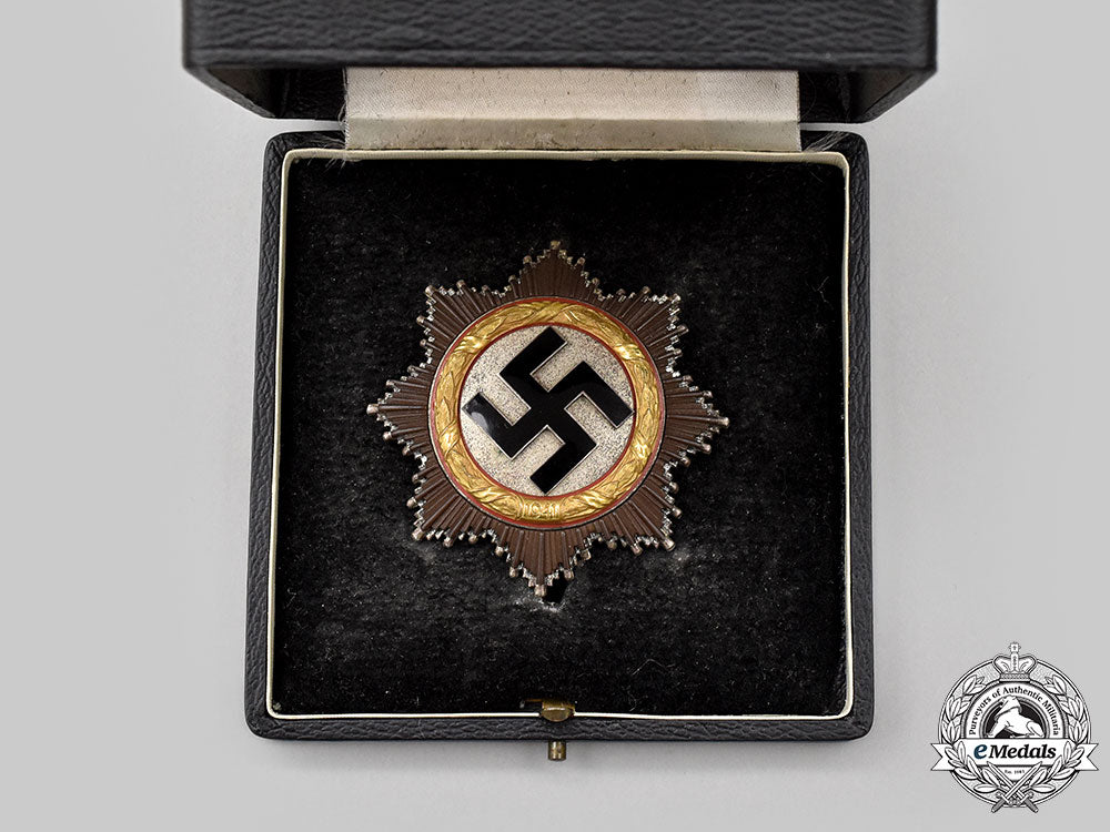 germany,_wehrmacht._a_german_cross_in_gold,_with_case,_by_otto_klein_l22_mnc7151_458