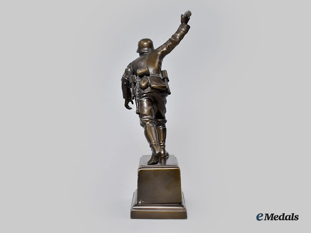 germany,_heer._a1940_western_front_bronze_statue,_by_h._von_beusekom_l22_mnc7175_644
