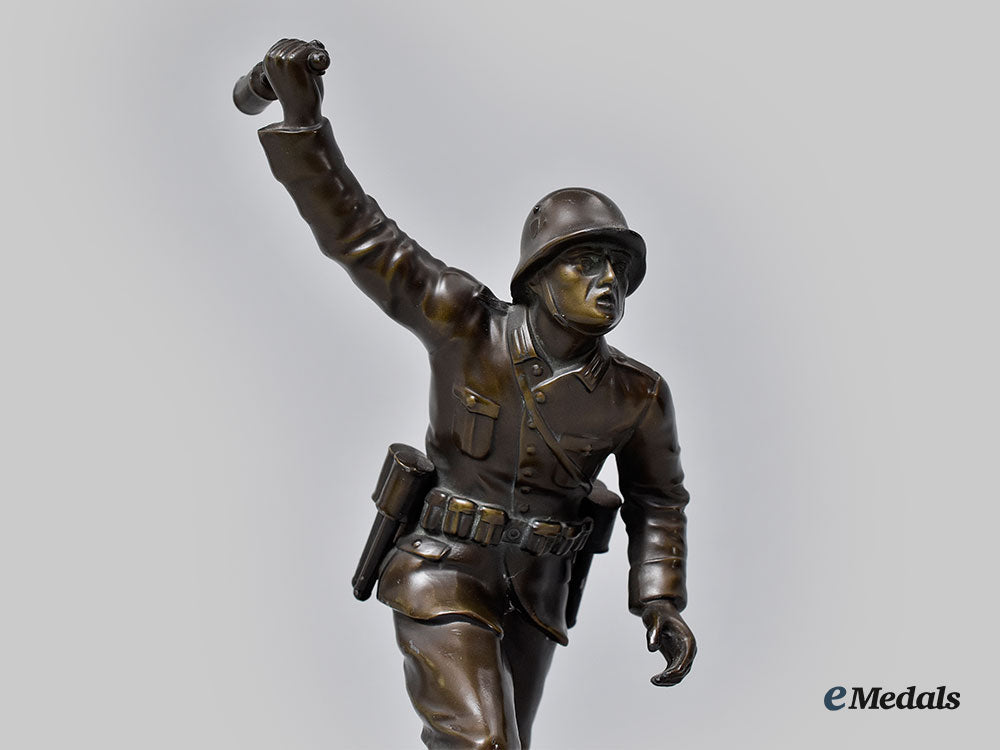 germany,_heer._a1940_western_front_bronze_statue,_by_h._von_beusekom_l22_mnc7176_645