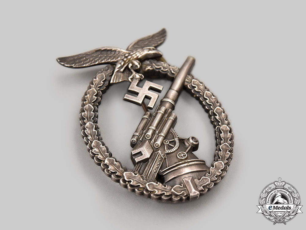 germany,_luftwaffe._a_flak_badge_l22_mnc7177_295