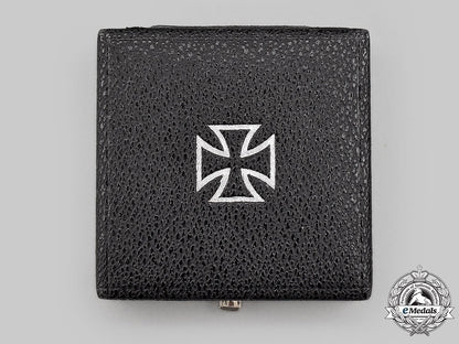 germany,_wehrmacht._a1939_iron_cross_i_class,_with_case,_by_b.h._mayer_l22_mnc7177_468