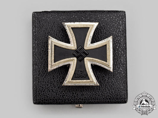 germany,_wehrmacht._a1939_iron_cross_i_class,_with_case,_by_b.h._mayer_l22_mnc7178_469