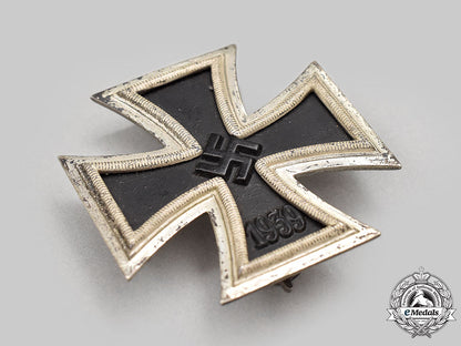 germany,_wehrmacht._a1939_iron_cross_i_class,_with_case,_by_b.h._mayer_l22_mnc7180_472