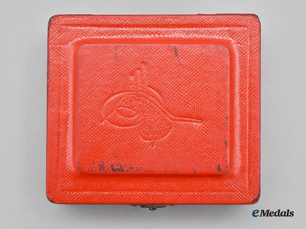 turkey,_ottoman_empire._a_war_medal_of1915_by_b.b.&_co,_with_rare_case_l22_mnc7190_224_1