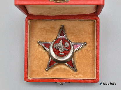 turkey,_ottoman_empire._a_war_medal_of1915_by_b.b.&_co,_with_rare_case_l22_mnc7191_225_1