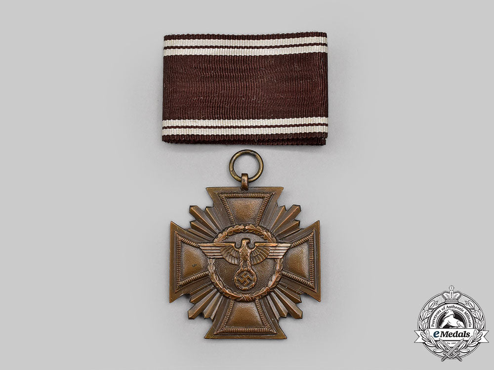 germany,_nsdap._a_long_service_decoration,_iii_class_for10_years_with_case,_by_gebrüder_jäger_l22_mnc7196_480