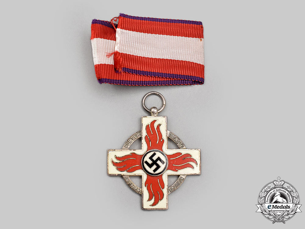 germany,_third_reich._a_fire_brigade_long_service_decoration,_ii_class_with_case_l22_mnc7203_484