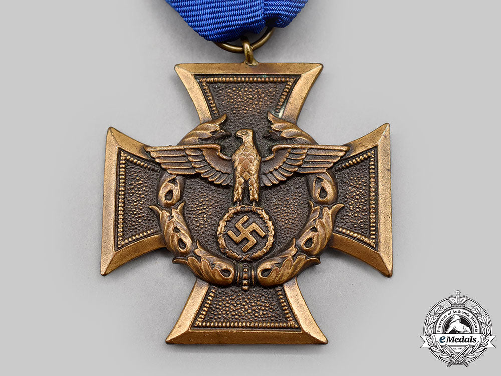 germany,_third_reich._a_mixed_lot_of_decorations_l22_mnc7221_493