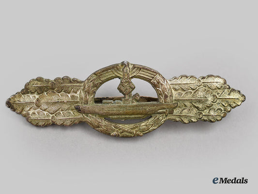 germany,_kriegsmarine._a_u-_boat_clasp,_silver_grade,_second_pattern_by_schwerin_l22_mnc7230_678_1