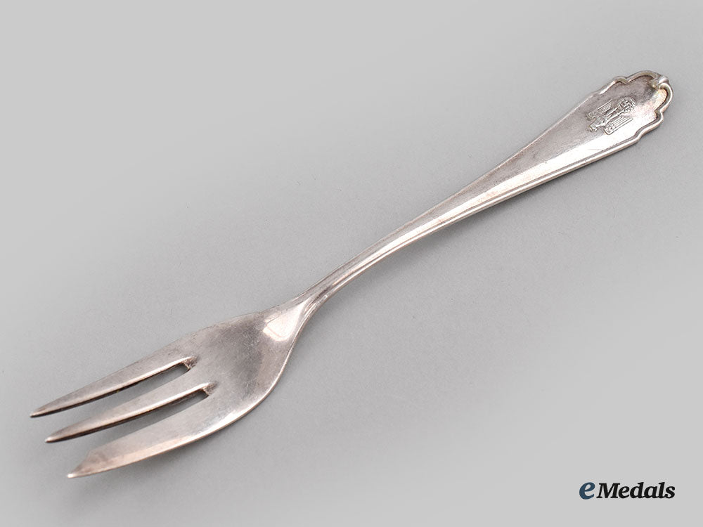 germany,_third_reich._a_reichs_chancellery_dessert_fork,_by_bruckmann&_söhne_l22_mnc7265_689