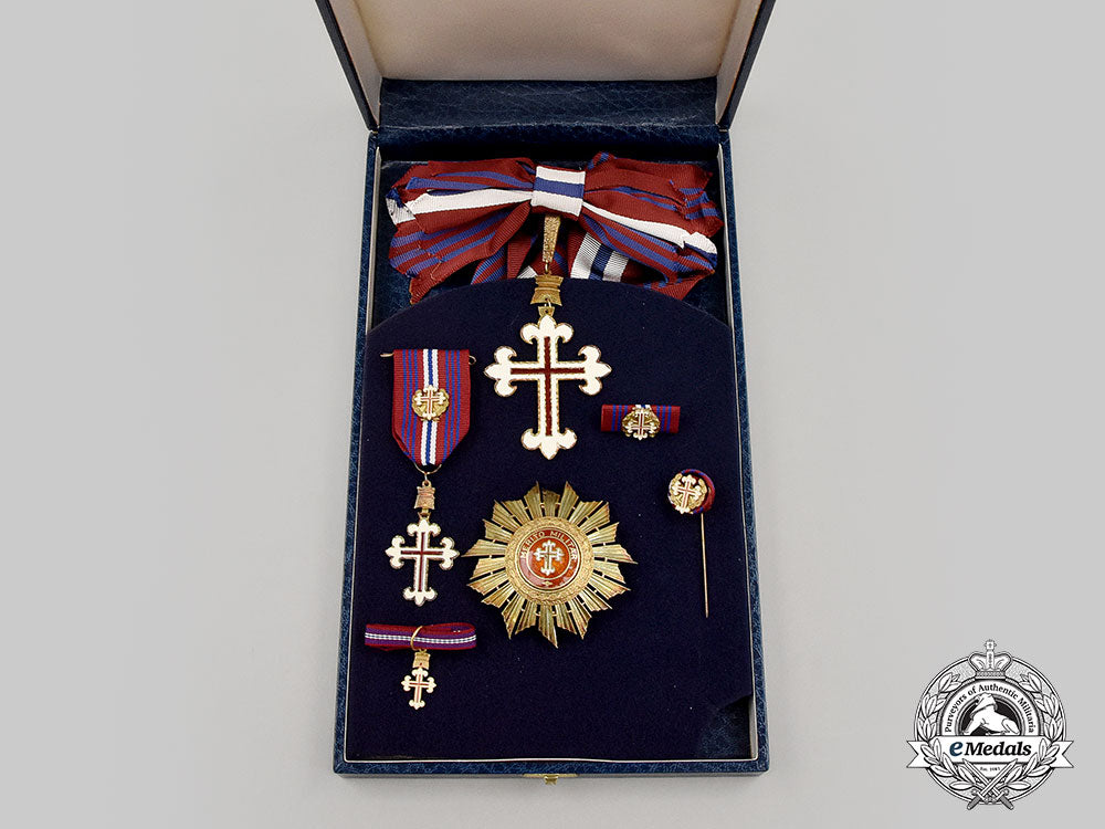 portugal,_republic._an_order_of_military_merit,_i_class_grand_cross_set,_cased_l22_mnc7298_870