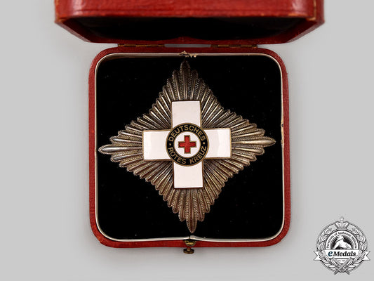 germany._a_german_red_cross_honour_decoration_breast_star,_museum_example_with_case_and_assorted_ribbons_l22_mnc7305_350