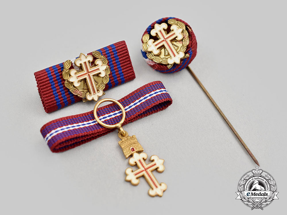 portugal,_republic._an_order_of_military_merit,_i_class_grand_cross_set,_cased_l22_mnc7320_867
