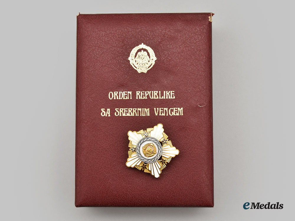 yugoslavia,_socialist_federal_republic._an_order_of_the_republic,_ii_class_with_case_l22_mnc7352_285_1