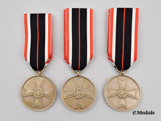 germany,_wehrmacht._a_lot_of_war_merit_medals_l22_mnc7358_538_1