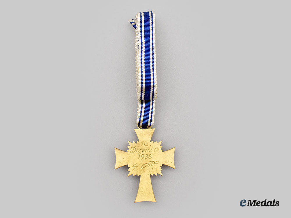 germany,_third_reich._an_honour_cross_of_the_german_mother,_gold_grade_with_case,_by_heinrich_wander_l22_mnc7390_551