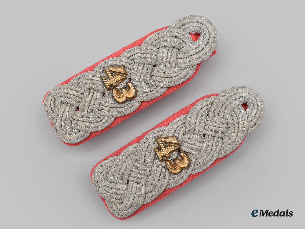 germany,_heer._a_lot_of_panzer_uniform_insignia_l22_mnc7409_298