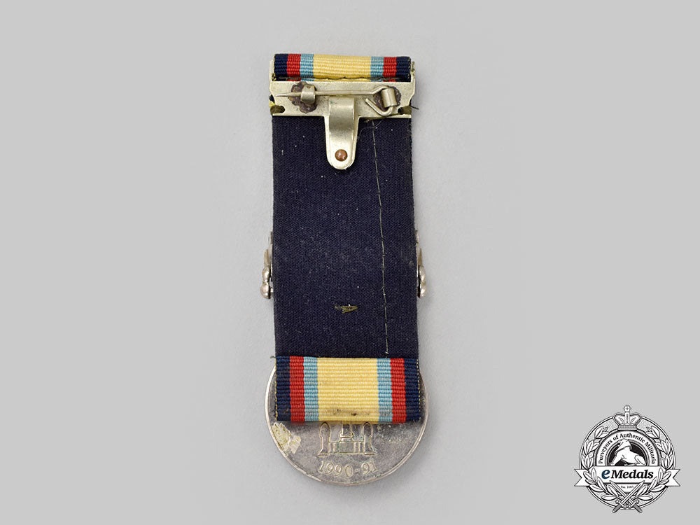 united_kingdom._a_gulf_medal1990-1991,_to_gunner_d.s._gale,_royal_artillery_l22_mnc7421_928