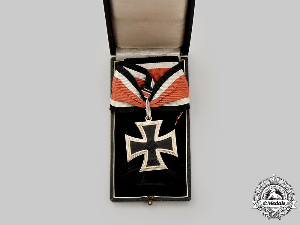 germany,_federal_republic._a_knight’s_cross_of_the_iron_cross,_high-_quality_veteran’s_piece_with_case,_by_steinhauer&_lück_l22_mnc7463_812_1