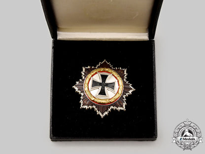 germany,_federal_republic._a_german_cross_in_gold,_with_case,1957_version_l22_mnc7467_813