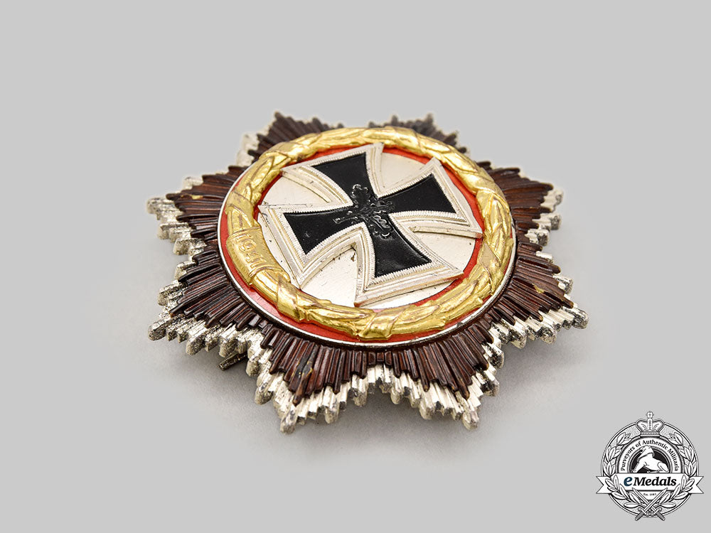 germany,_federal_republic._a_german_cross_in_gold,_with_case,1957_version_l22_mnc7471_817