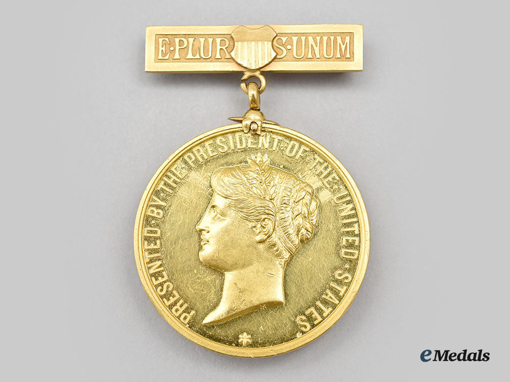 united_states._a_presidential_gold_lifesaving_medal,_german_steamship_general_osorio1931_l22_mnc7472_750