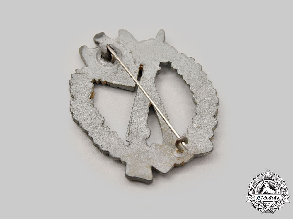 germany,_wehrmacht._an_infantry_assault_badge,_silver_grade,_by_metall&_kunststoff_l22_mnc7478_823_1