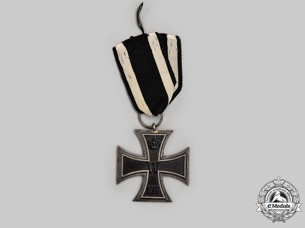germany,_imperial._a1914_iron_cross_ii_class,_with_case_l22_mnc7484_416_1