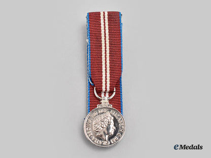 united_kingdom._a_queen_elizabeth_ii_diamond_jubilee_medal1952-2012,_fullsize_and_miniature_l22_mnc7546_801_1