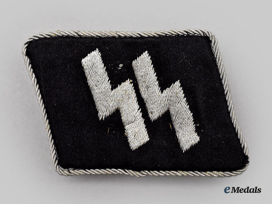 germany,_ss._a_late-_war_waffen-_ss_officer’s_runic_collar_tab,_flat_wire_variant_l22_mnc7560_561