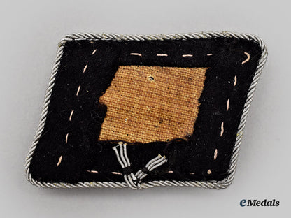 germany,_ss._a_late-_war_waffen-_ss_officer’s_runic_collar_tab,_flat_wire_variant_l22_mnc7562_562