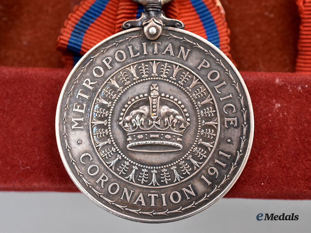 united_kingdom._a_boer_war&_coronation_group_to_private/_police_constable_w._hadlett,_grenadier_guards/_metropolitan_police_l22_mnc7573_813