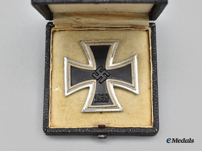 germany,_wehrmacht._a_mint1939_iron_cross_i_class,_with_case,_by_b.h._mayer_l22_mnc7589_358