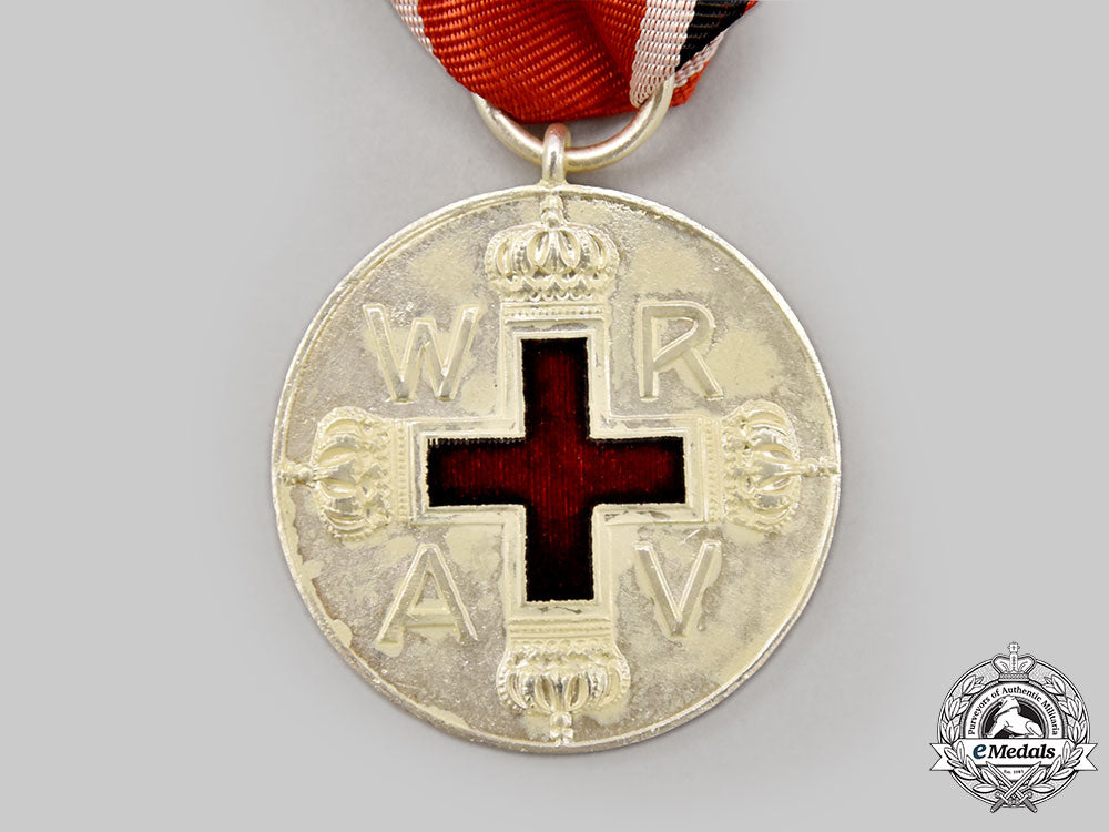 germany._a_pair_of_german_red_cross_decorations_l22_mnc7619_960