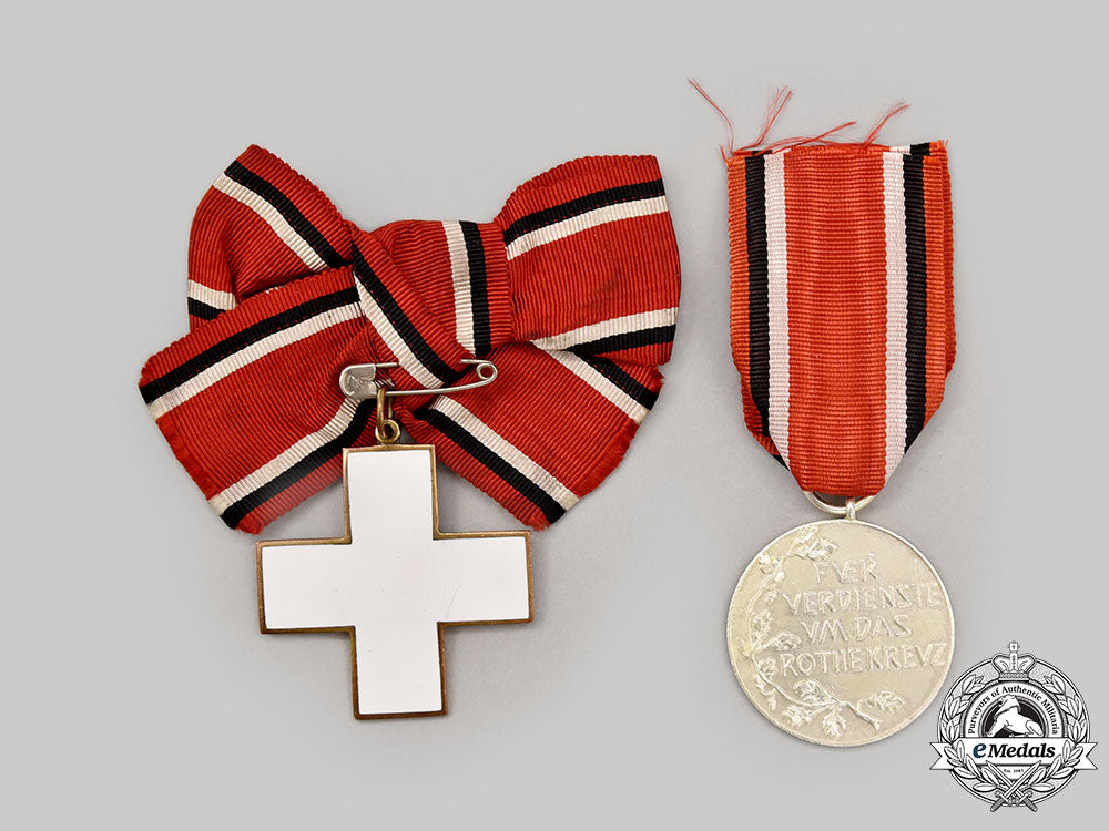germany._a_pair_of_german_red_cross_decorations_l22_mnc7622_962