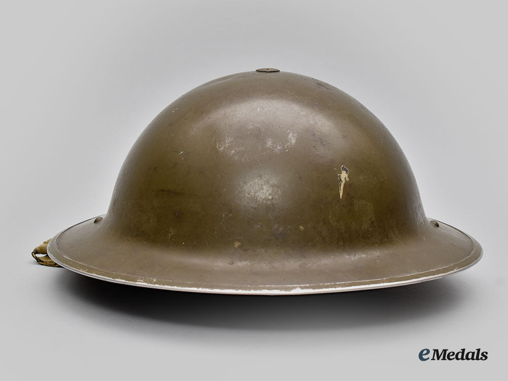 canada,_commonwealth._a_mark_ii_brodie_helmet,_with_camo_helmet_netting_and_repair_kit_l22_mnc7624_973
