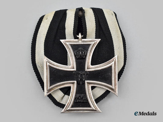 germany,_imperial._a_mint1914_iron_cross_ii_class,_on_parade_mount_l22_mnc7625_369