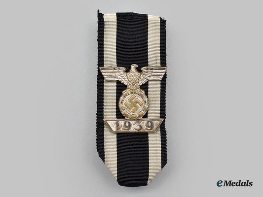 germany,_wehrmacht._a1939_clasp_to_the_iron_cross_ii_class,_type_ii,_by_wilhelm_deumer_l22_mnc7635_372
