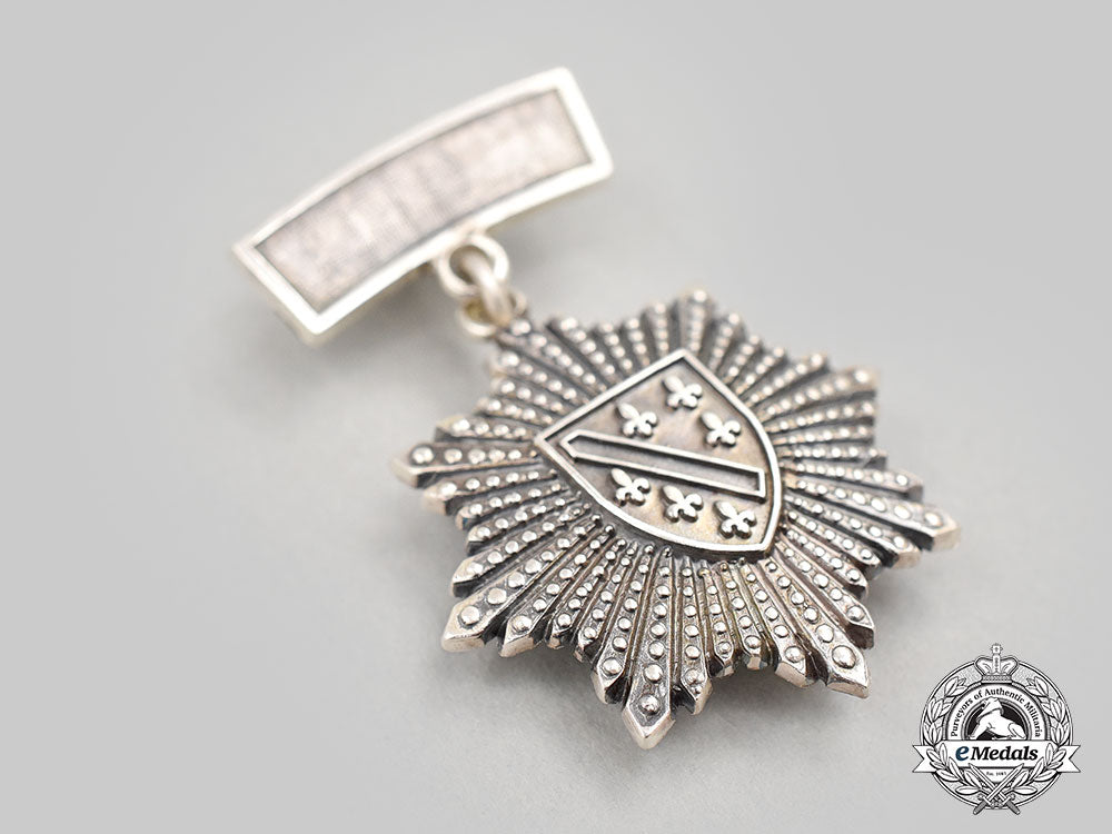 bosnia_and_herzegovina._a_silver_police_badge_l22_mnc7674_054_1_1_1