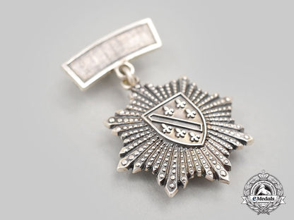 bosnia_and_herzegovina._a_silver_police_badge_l22_mnc7674_054_1_1_1