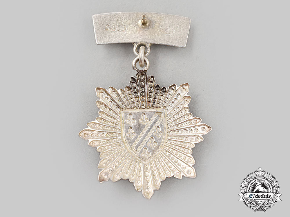 bosnia_and_herzegovina._a_silver_police_badge_l22_mnc7677_053_1_1_1