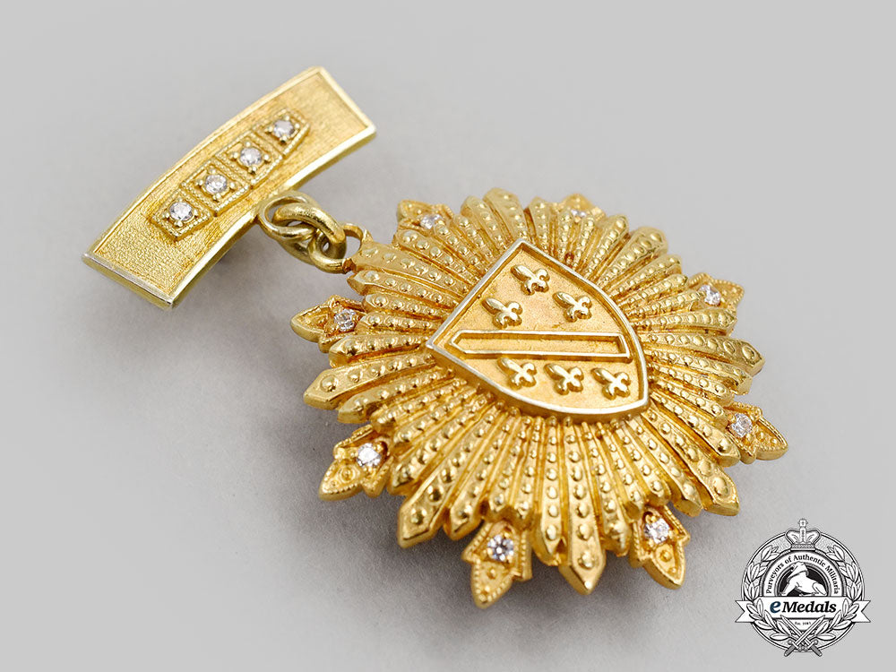 bosnia_and_herzegovina._a_gold_police_badge_l22_mnc7693_060_1_1_1