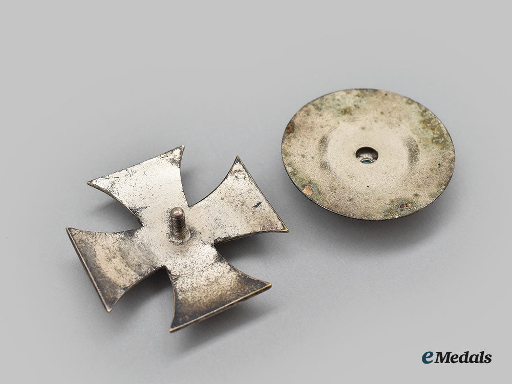 germany,_imperial._a1914_iron_cross_i_class,_brass_core_screwback_version_l22_mnc7695_390