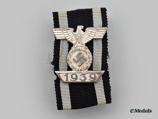 germany,_wehrmacht._a1939_clasp_to_the_iron_cross_ii_class,_type_ii,_by_b.h._mayer_l22_mnc7698_391