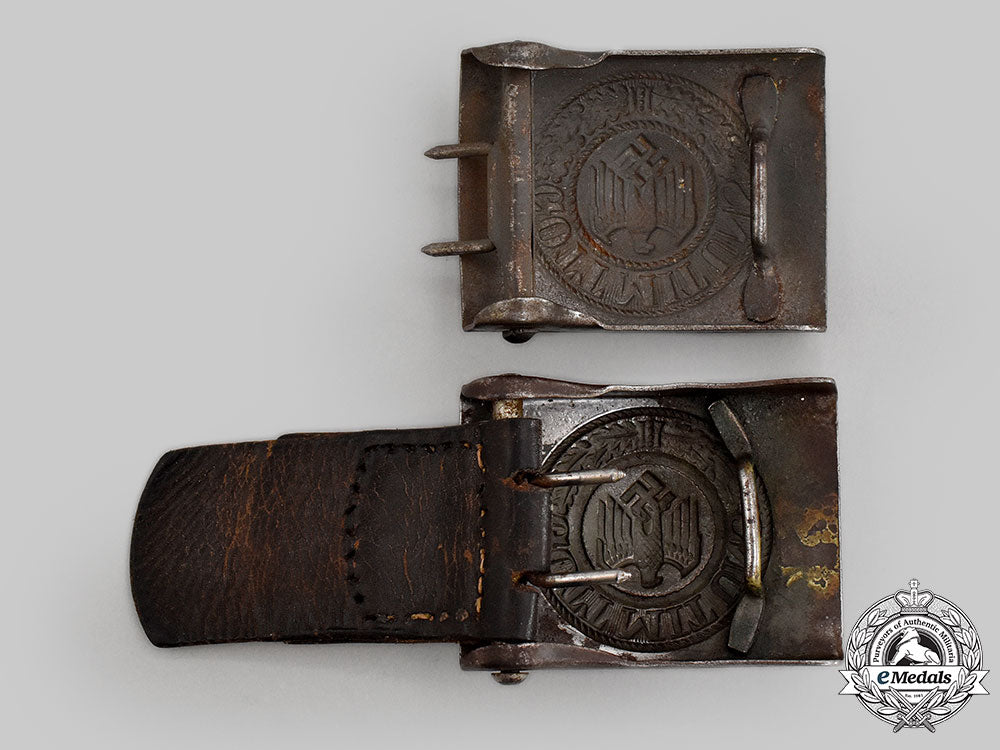 germany,_heer._a_pair_of_enlisted_personnel_belt_buckles_l22_mnc7722_724