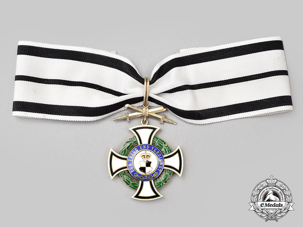 hohenzollern._a_rare_house_order,_honour_commander_cross_in_gold_with_swords_on_ring,_c.1914_l22_mnc7735_705