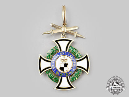 hohenzollern._a_rare_house_order,_honour_commander_cross_in_gold_with_swords_on_ring,_c.1914_l22_mnc7740_707